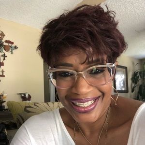 Meet your Posher, Auvis